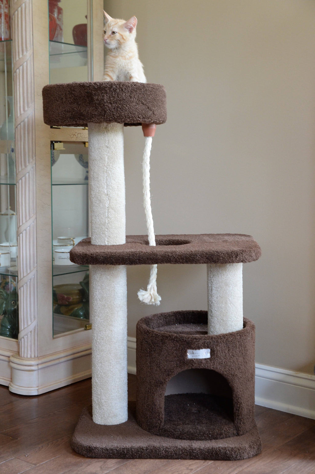 Carpeted Cat Tree E776
