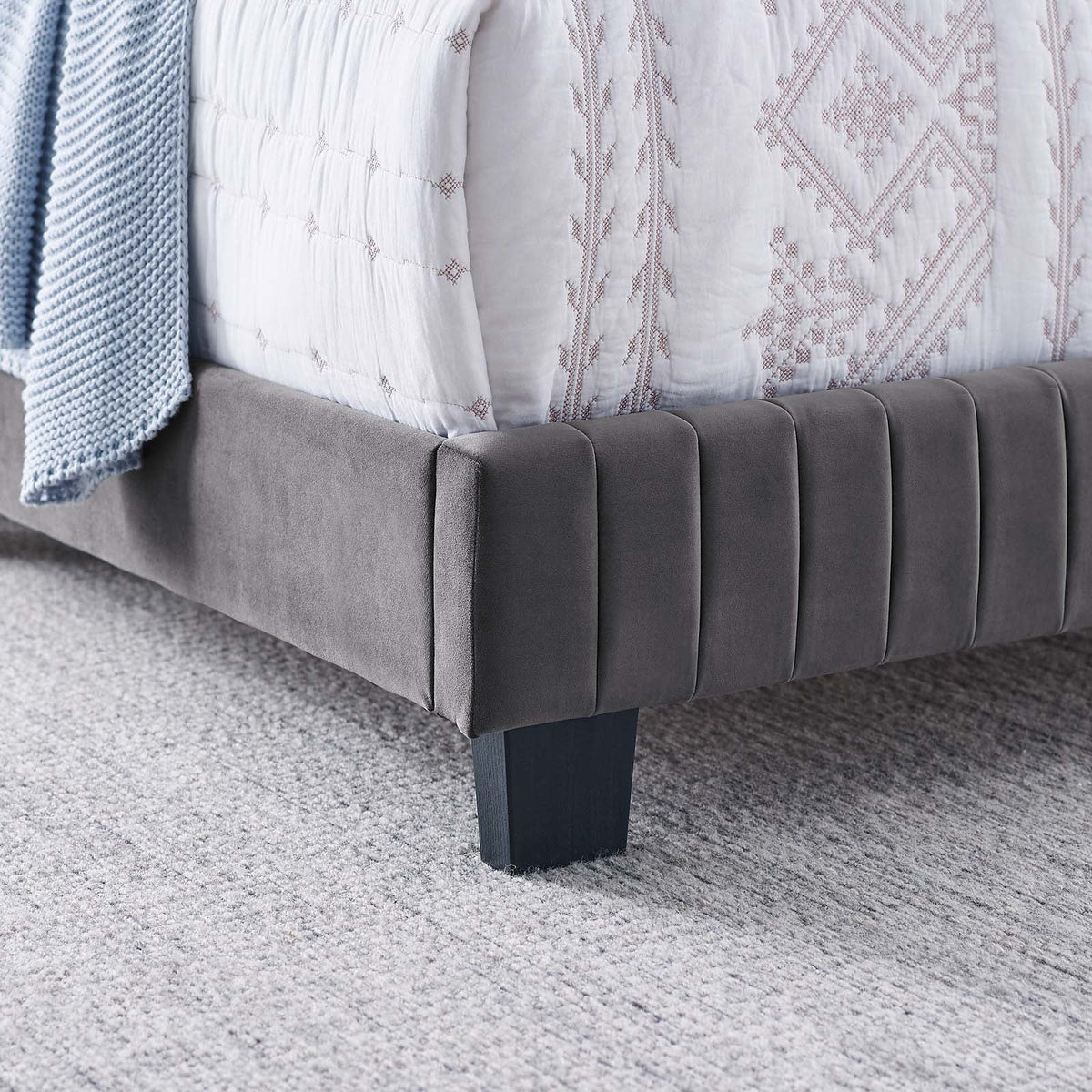 King Size Grey Velvet Tufted Platform Bed Frame Z431