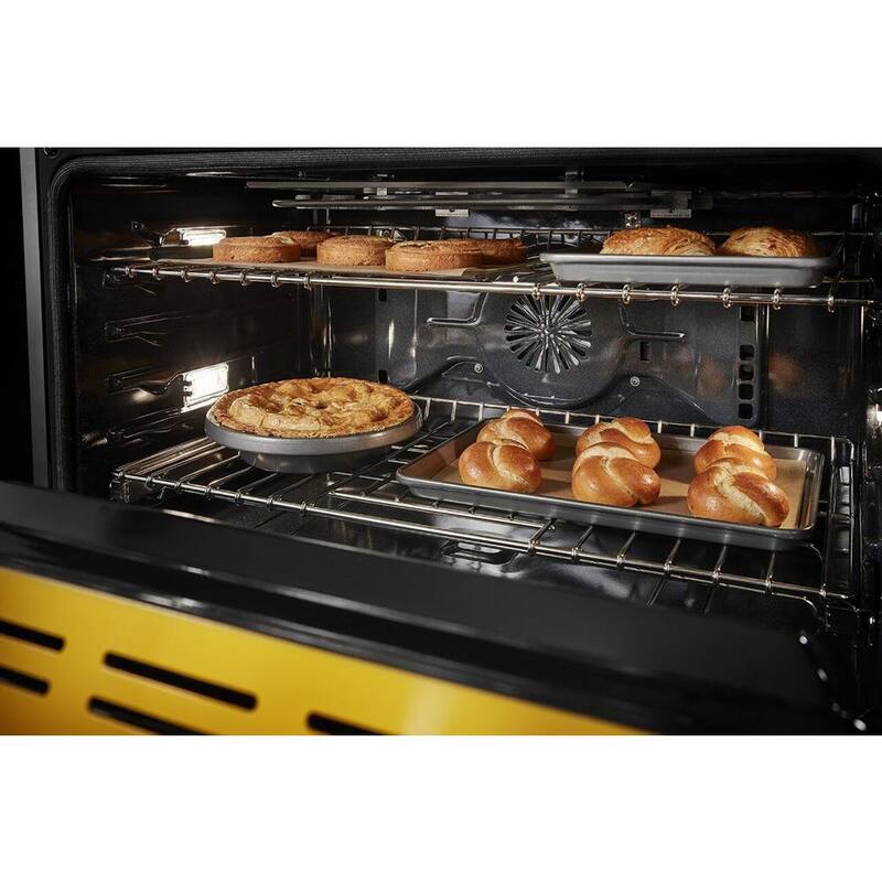 5.1 cu. ft. Smart Gas Range with Self-Cleaning and True Convection O903