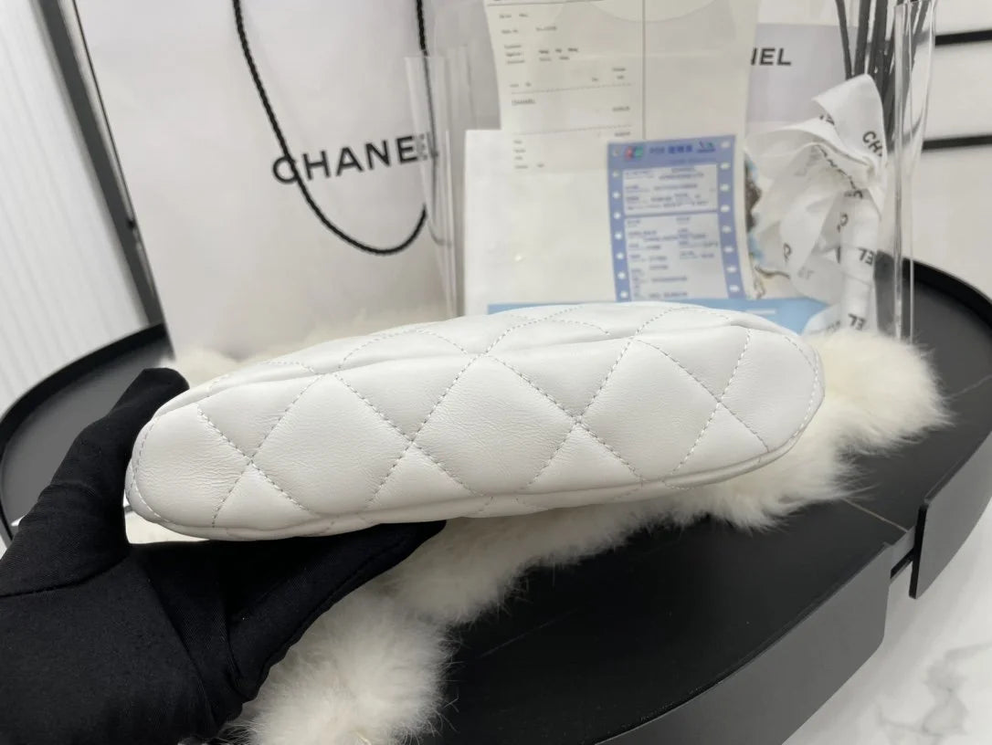 White Hobo Handbag G34724