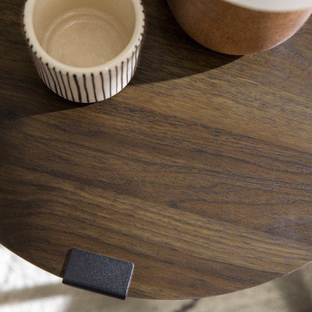 Set of 2 Dark Walnut Round Side Tables G850166