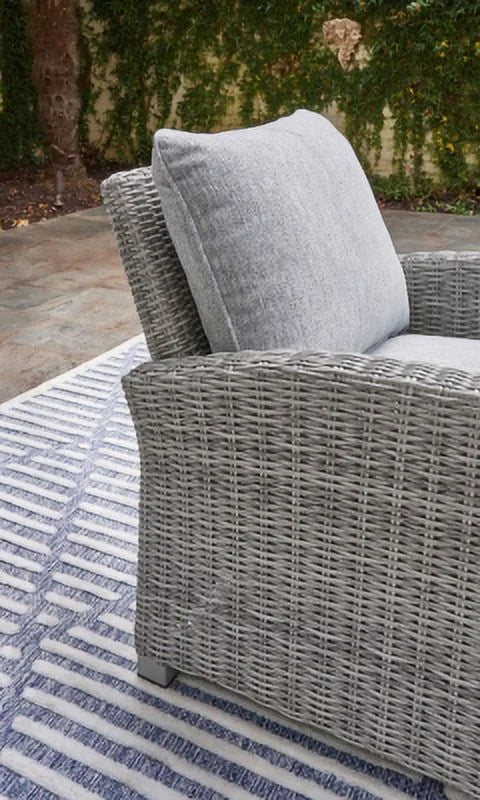 Light Gray Lounge Chair with Cushion X922